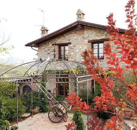 Cascina La Buca Guest House Castello di Serravalle ภายนอก รูปภาพ