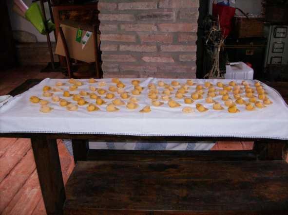Cascina La Buca Guest House Castello di Serravalle ภายนอก รูปภาพ