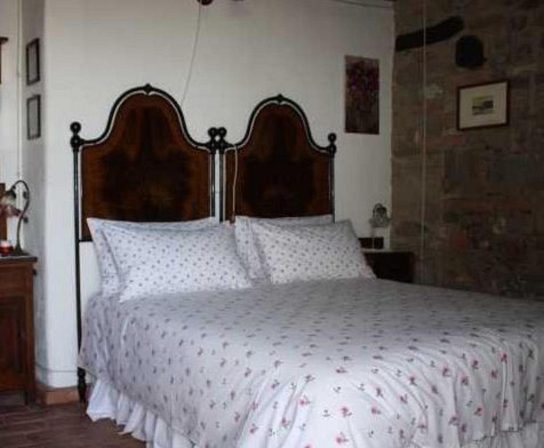 Cascina La Buca Guest House Castello di Serravalle ภายนอก รูปภาพ
