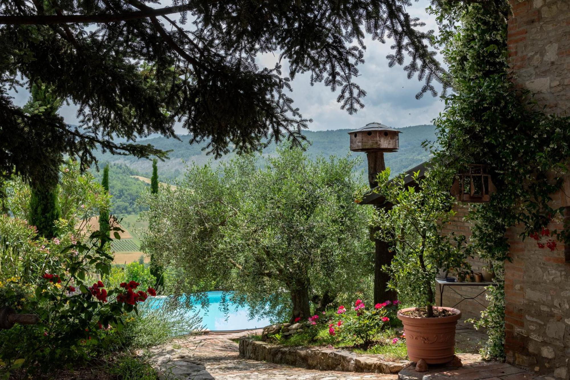 Cascina La Buca Guest House Castello di Serravalle ภายนอก รูปภาพ